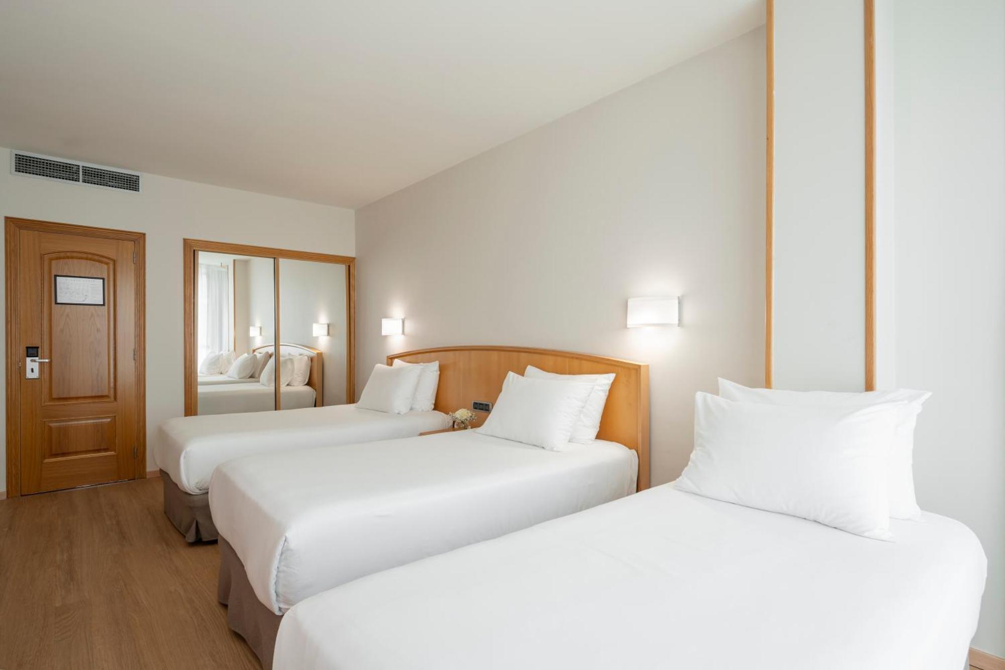 Triple Room,1680578691:JPEG